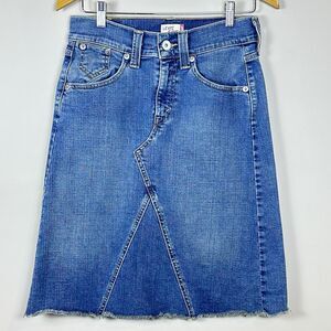 VTG Y2K Levi's Denim Jean Skirt Distressed Hem Knee Length Sz 4 Coastal Cowgirl.